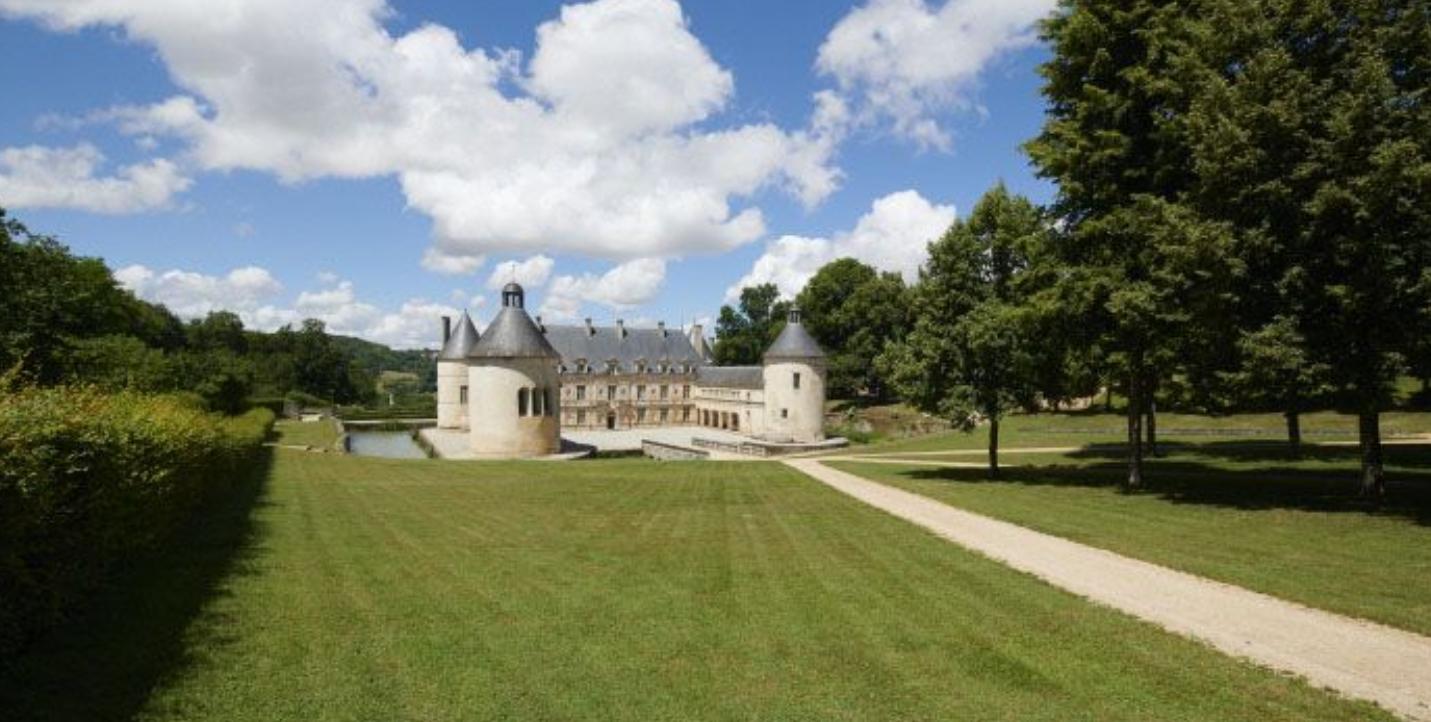 Замок де Бюсси-Рабутен, Франция